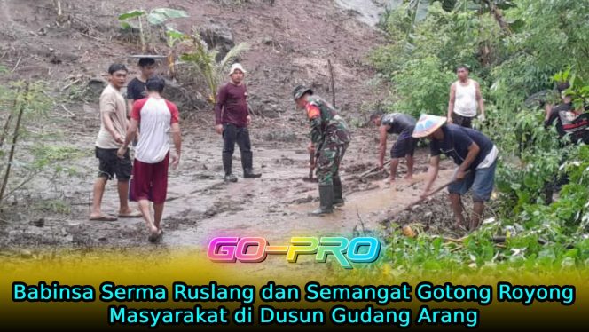 
					Babinsa Serma Ruslang dan Semangat Gotong Royong Masyarakat di Dusun Gudang Arang
