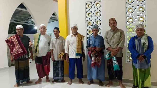 
					Kades Botumoputi Tarawih Berjamaah di Masjid Al-Istiqlal Botumoputi