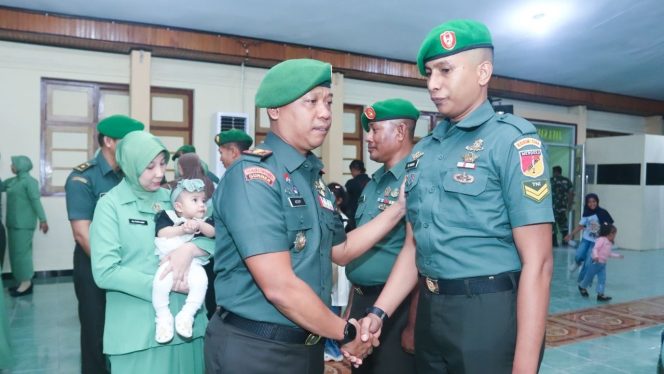 
					Dandim 1304/Gorontalo Pimpin Upacara Kenaikan Pangkat dan Pelepasan Purna Tugas