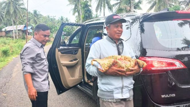 
					Anggota DPRD Gorontalo Antar Jenazah Bayi ke Rumah Duka dengan Mobil Pribadi