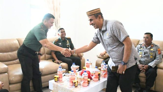 
					Danrem 133/NW Melaksanakan Audensi Dengan Bupati Pohuwato