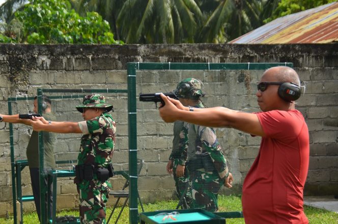 
					Dandim 1304/Gorontalo ikuti Latihan Menembak Pistol guna Asah Kemampuan