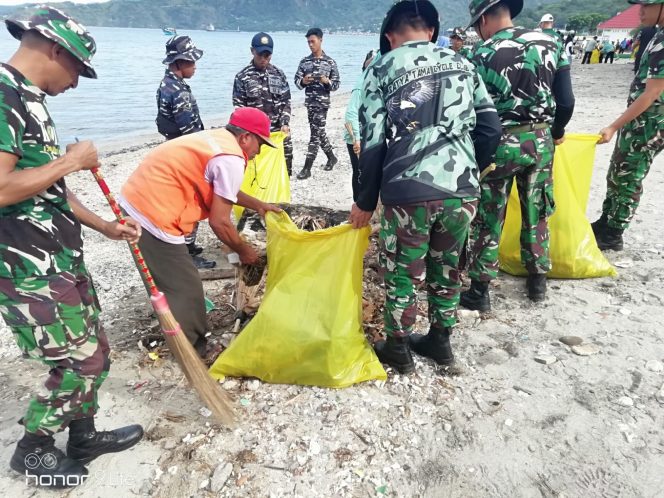 
					Kodim 1304/Gorontalo Bersama Pemkot dan Warga Gelar Aksi Bersih Sampah Plastik