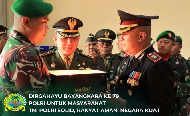 
					Dandim 1314/Gorut Beri Surprise Ulang Tahun untuk Kapolres Jelang Upacara HUT Bhayangkara ke-79