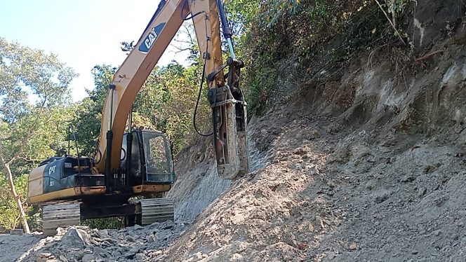 
					Maksimalkan Alat Berat Agar Jalan TMMD Cepat Fungsional