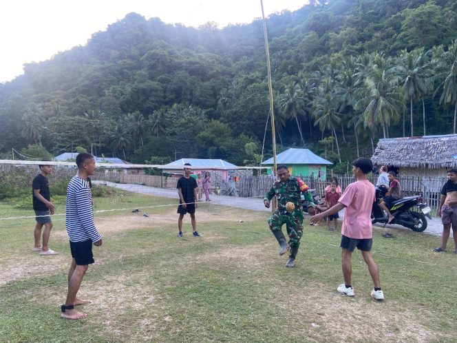 
					Main Takraw, Momen Keakraban Satgas TMMD ke-125 Bersama Warga Molutab