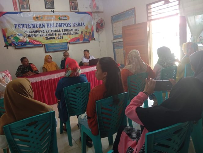 
					Hadiri Pertemuan Kelompok Kerja Kampung KB, Babinsa Kota Selatan Berharap Terwujudnya Masyarakat Yang Sejahtera
