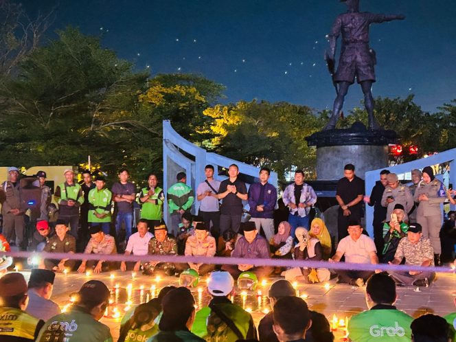 
					Dandim 1304/Gorontalo dan Unsur Forkopimda Laksanakan Doa Bersama Ratusan Ojol   