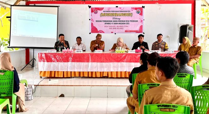 
					Babinsa Desa Tuloa Hadiri Musrenbangdes di Wilayah Binaan
