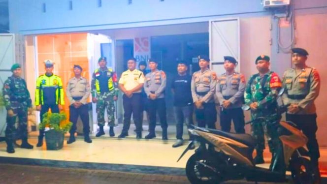 
					TNI-Polri di Gorut Patroli Malam Bersama Jaga Keamanan Wilayah