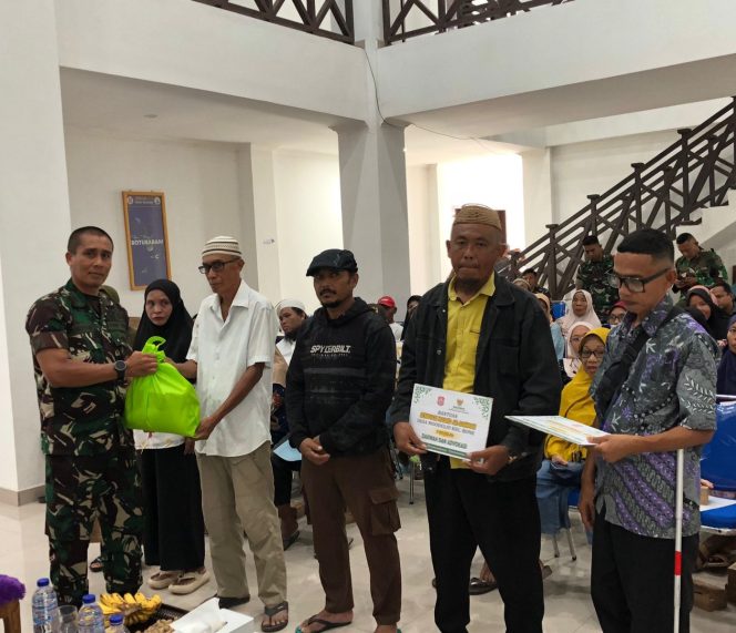 
					Semarak HUT TNI Ke-80, Kodim 1304/Gorontalo dan BAZNAS Bagikan Paket Sembako Bagi Masyarakat Kurang Mampu